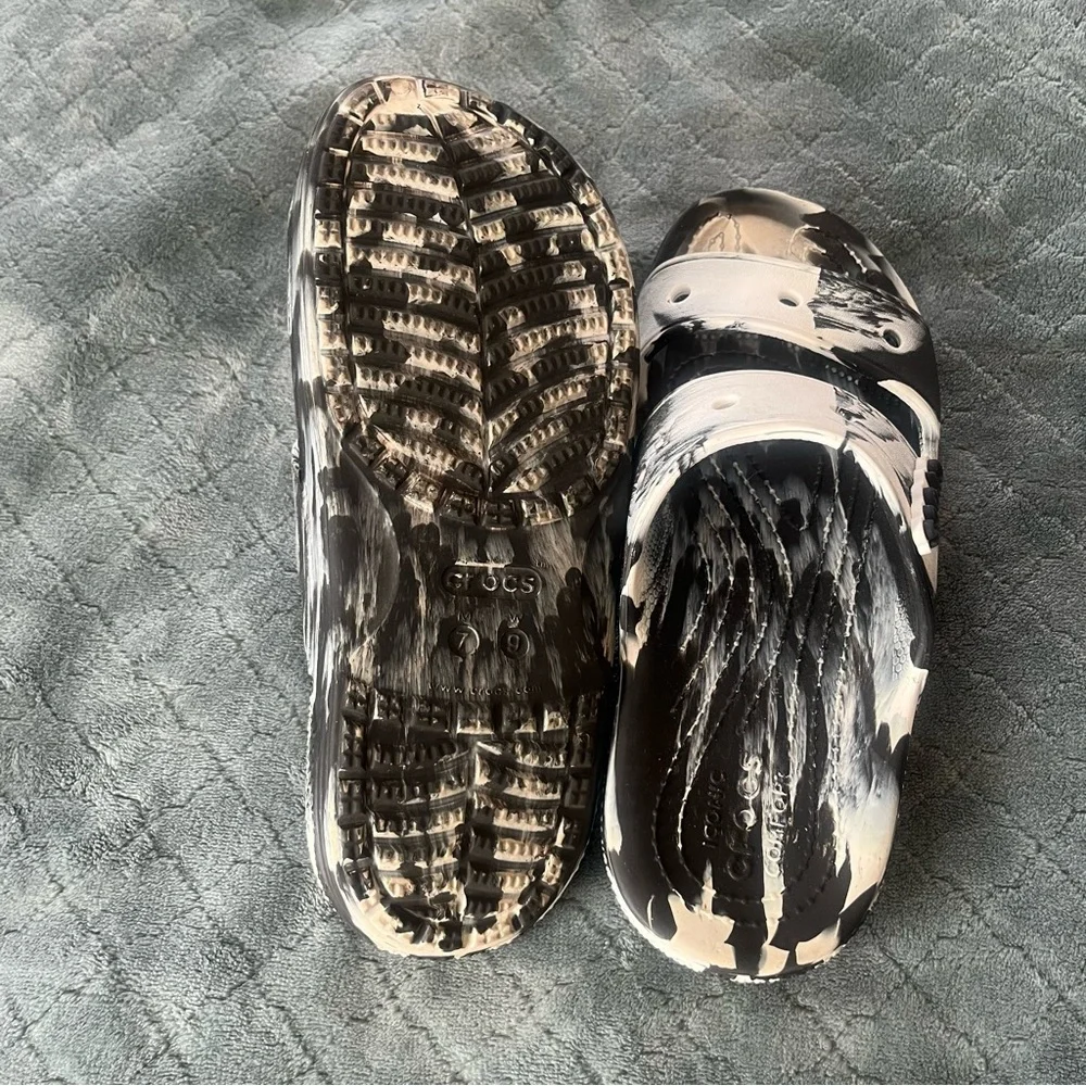 Crocs Marbled Sandal Black White Marble Slides Mens 7 Womens 9 206761-001‎